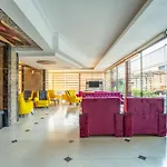 Live Hotel