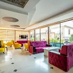 Hotel Live 4*