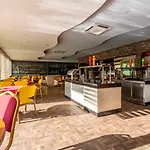 Live Hotel