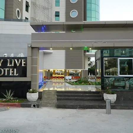 Live מלון