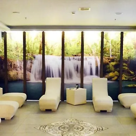 Live Hotel