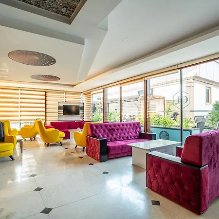 Hotell Live 4*